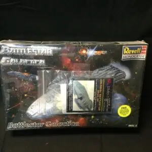 Battlestar Galactica Skill Level 2 Model Kit by Revell (Sealed)
