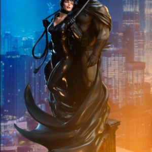 Dynamic Batman and Catwoman collectible figure