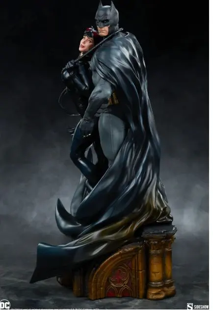 Dark superhero duo figurine