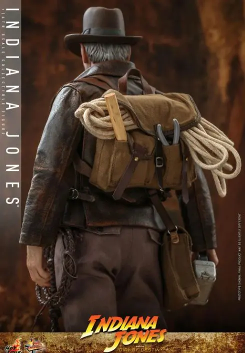 Explorer from behind with leather jacket