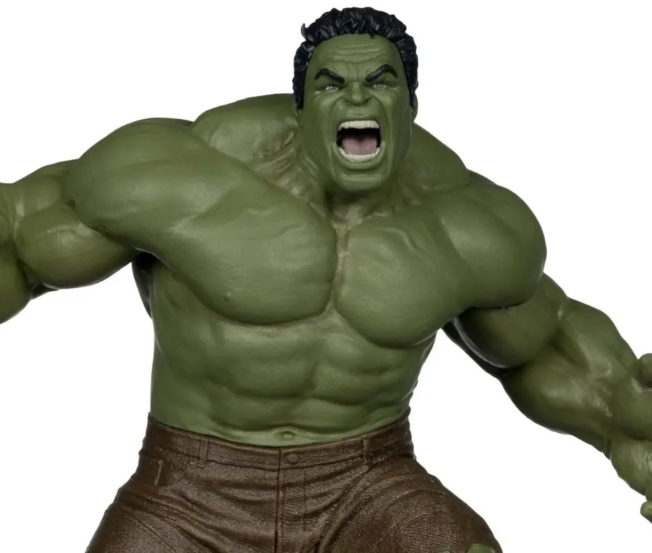 Marvel Studios Wave 1 Spider-Man: Brand New Day Hulk 1:10 Scale Posed Figure with Scene - Image 4